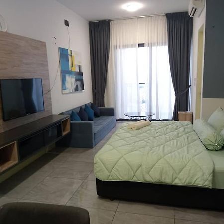 Homestay Shah Rizki At Imperio With Swimming Pool Muslim Friendly Malacca エクステリア 写真