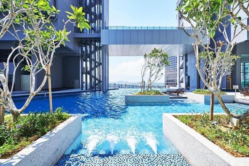 Homestay Shah Rizki At Imperio With Swimming Pool Muslim Friendly Malacca エクステリア 写真